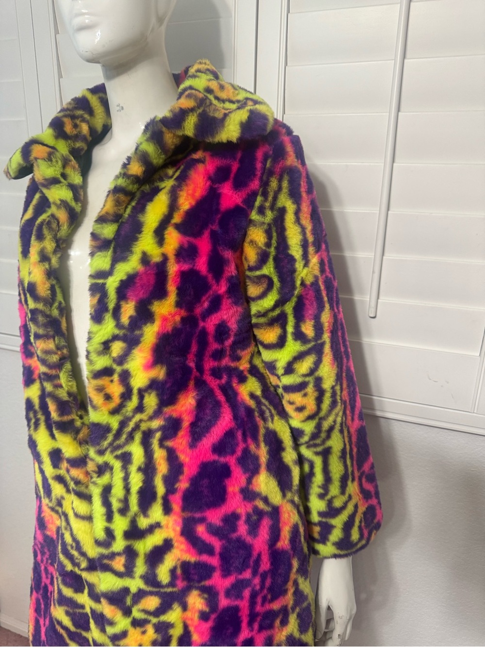 New M neon leopard animal print
Fur long coat jacket rave festival Lisa frank - Picture 3 of 6